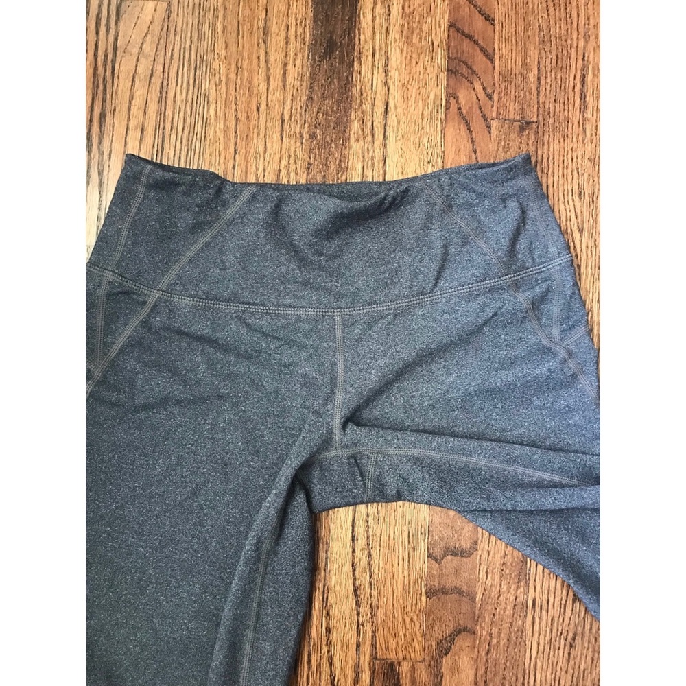 •Athleta 7/8 Crop Leggings• - Picture 6 of 8